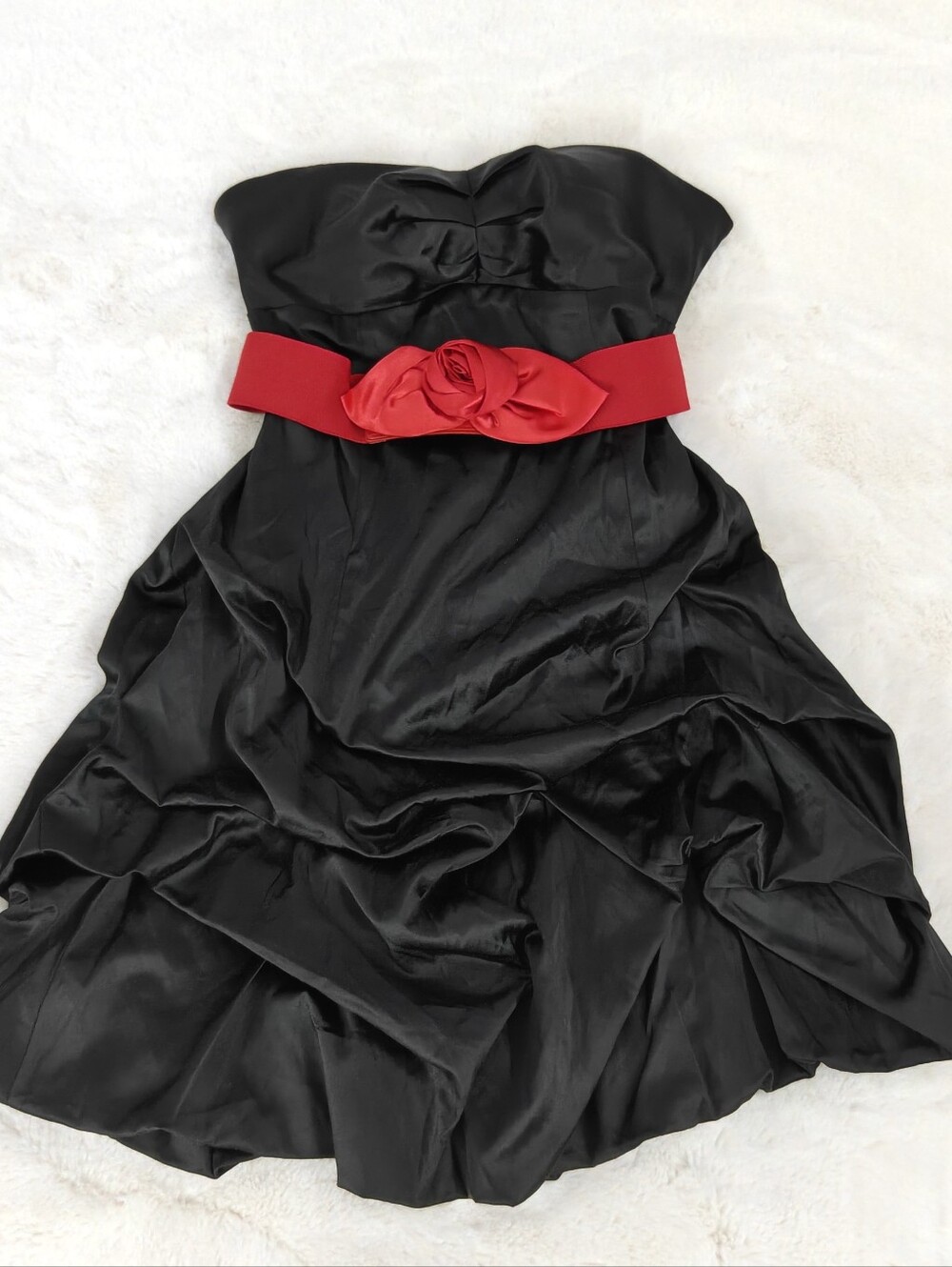 Teeze Me Strapless Dress with Red Sash and Rosette Accent S (7) Black